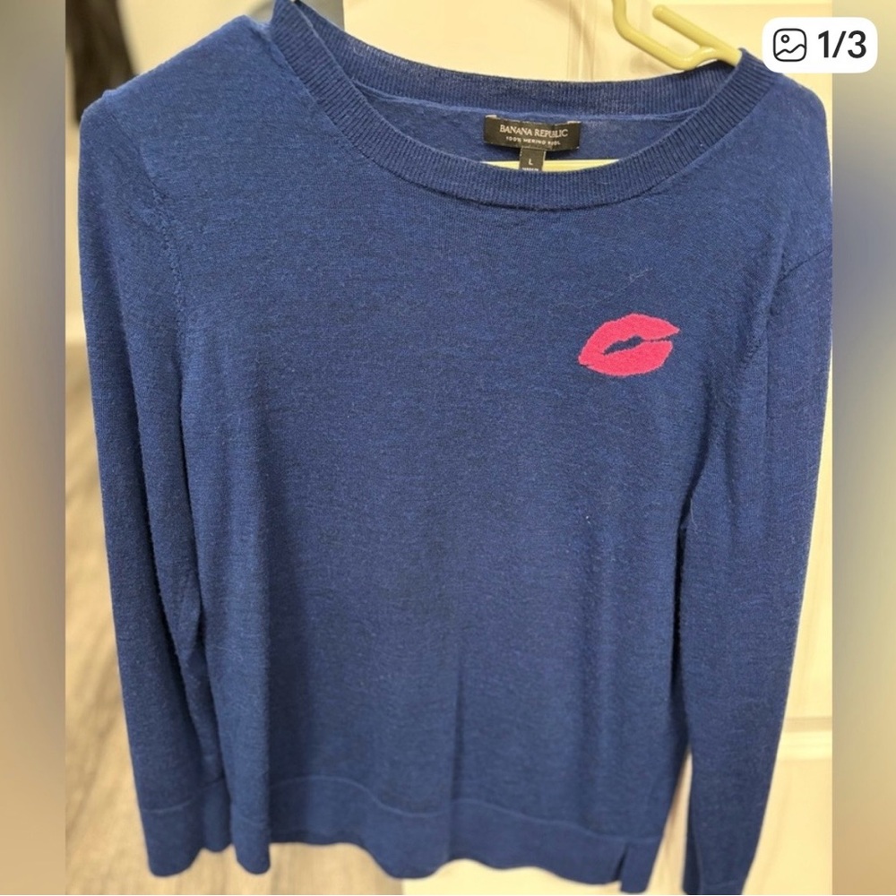 Banana Republic Blue Merino
Wool Sweater with hot pink lips size L